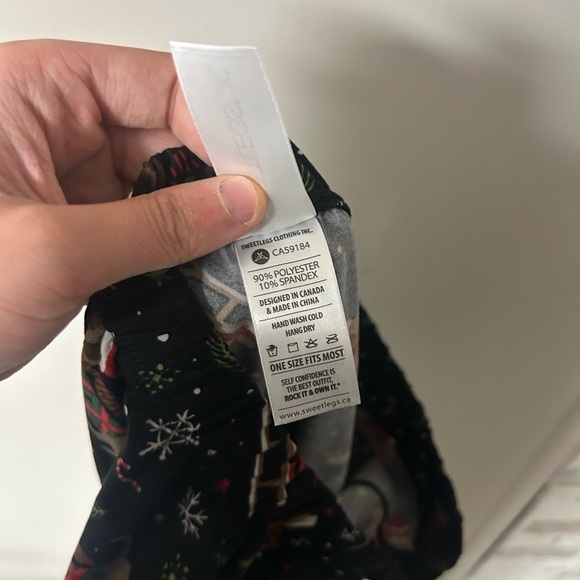 Sweetlegs Women’s Christmas Leggings - Picture 5 of 5